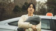 Scene from Season 1 Episode 5 | Image via Netflix